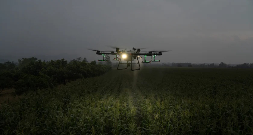 Spraying-Drones-T30-Night-Spraying-copia