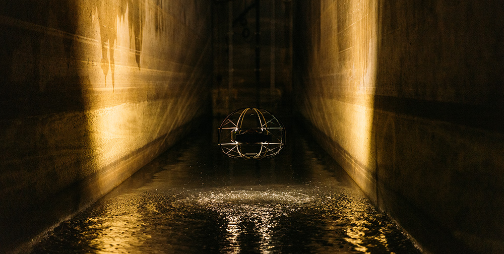 dron flybotix