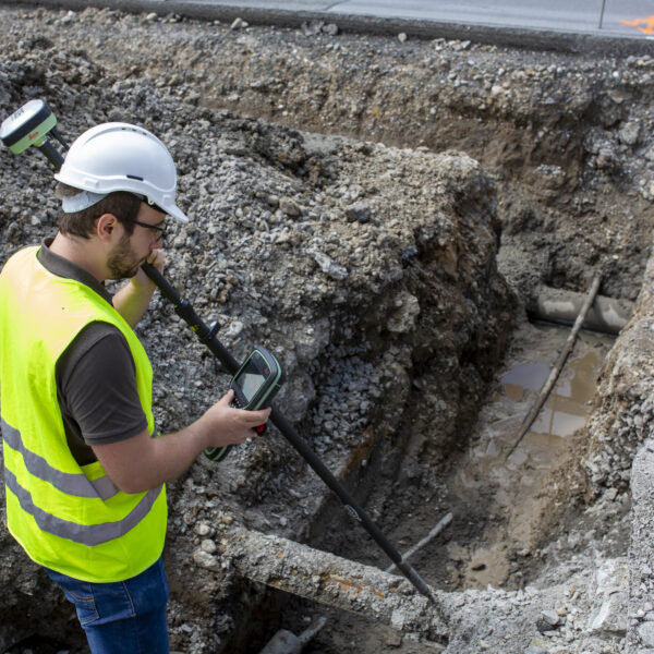 Leica_GS05_CS20_application_image_road