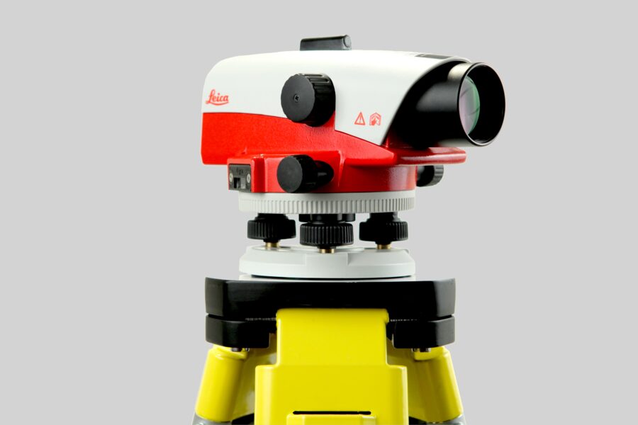 Leica NA730 plus on tripod - grey background