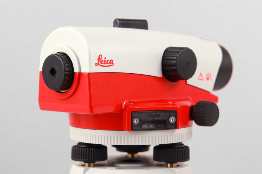 Leica NA730 plus