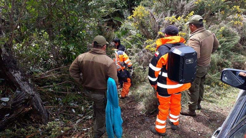Rescuers-find-missing-people