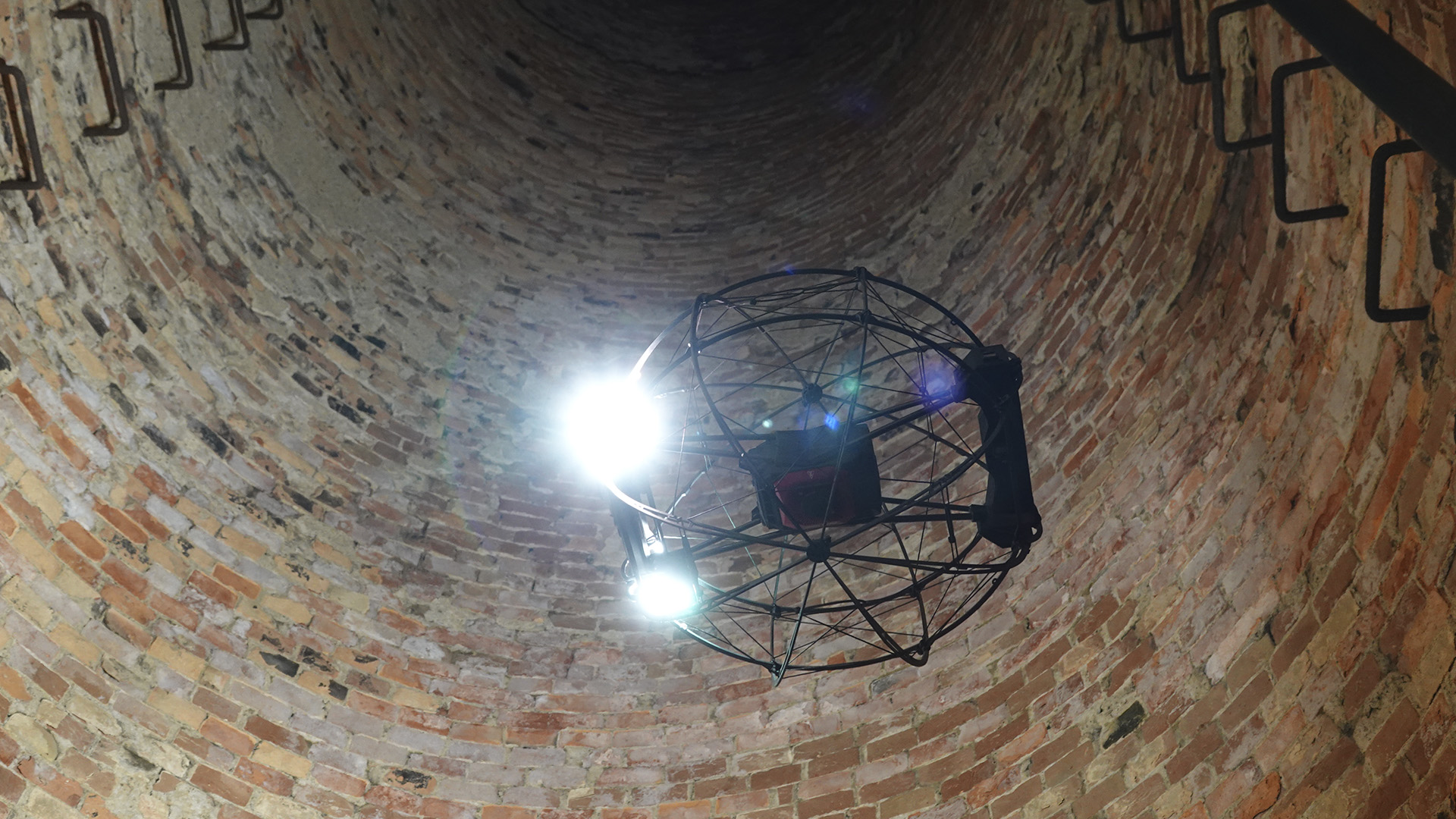 DRON PARA ESPACIOS CONFINDADOS