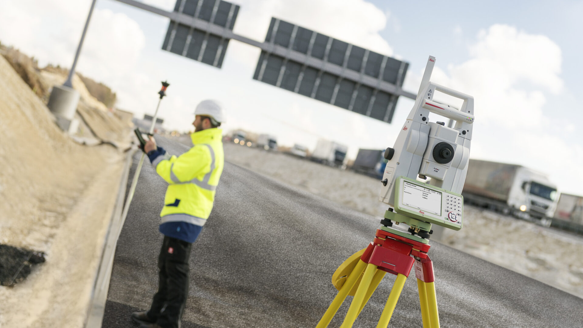 Leica TS13 Highway Measure robotic 3 150dpi RGB