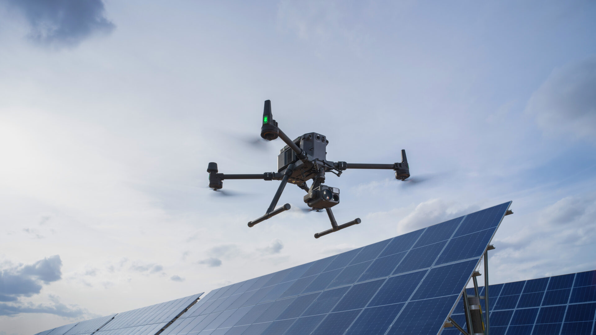 INSPECCION Y MANTENIMIENTO DE PLACAS SOLARES CON DRON
