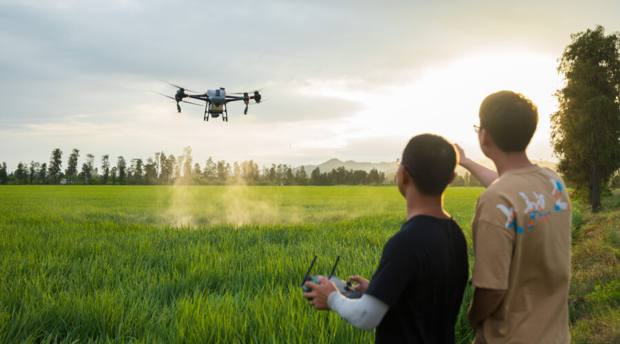 FUMIGACION CON DRONES AGRAS DJI