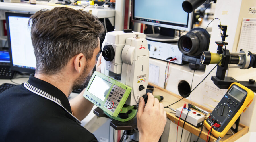 SAT LEICA GEOSYSTEMS ESTACIONES TOTALES