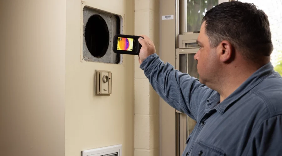 Una cámara ligera como la FLIR C8