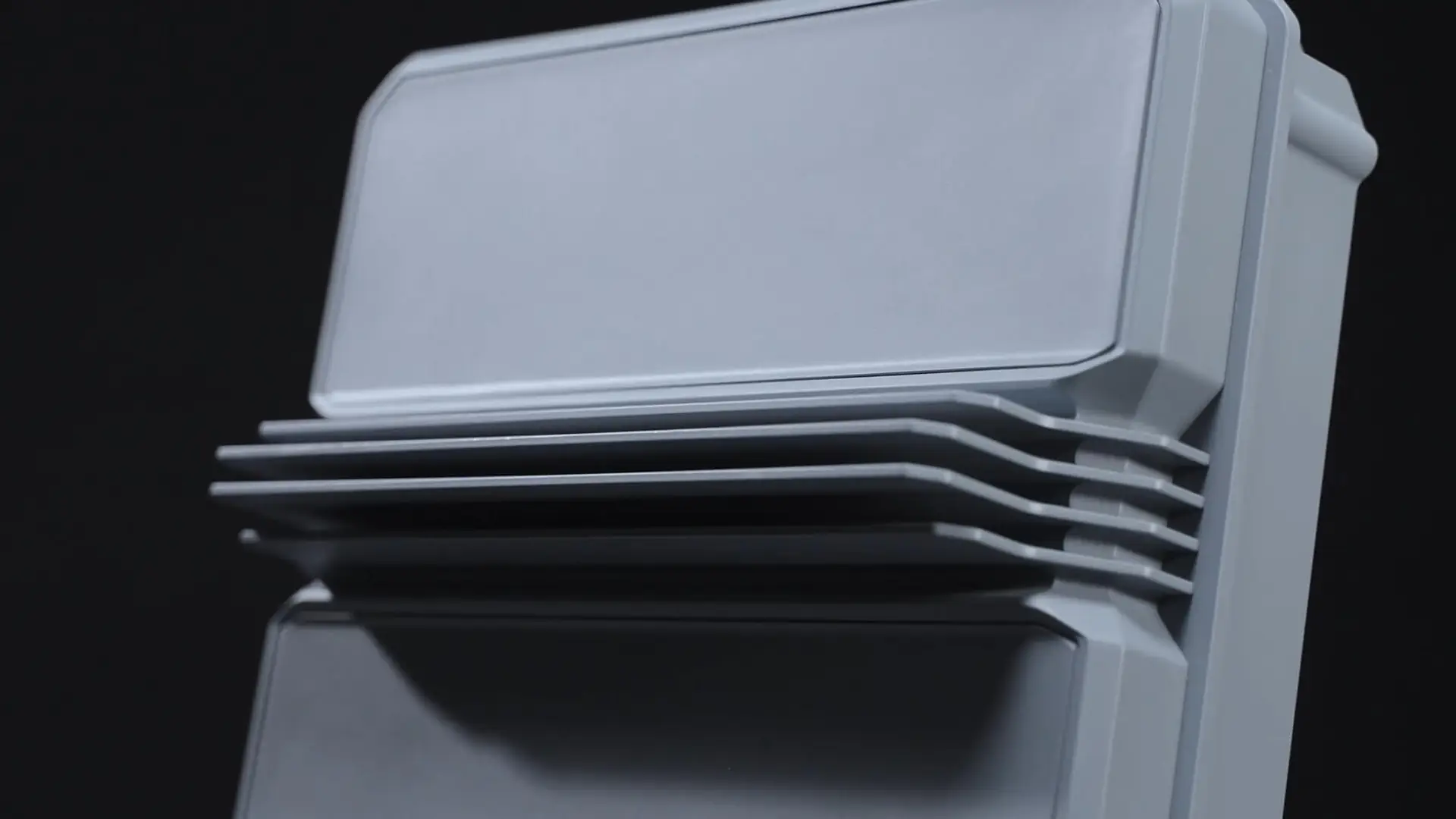 SkyFend Tracker. Radar compacto antidrones