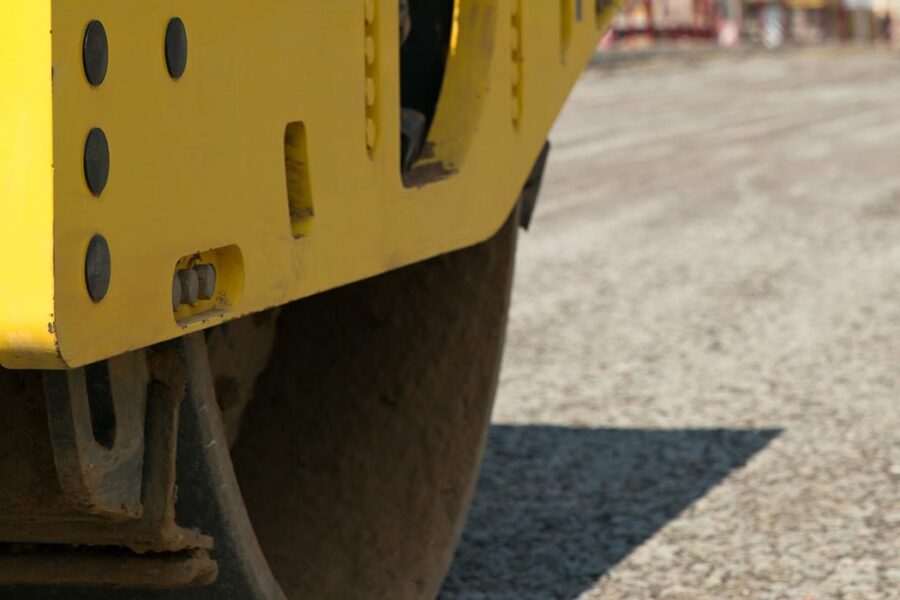 Controlo de maquinaria para rolos e pavimentadoras