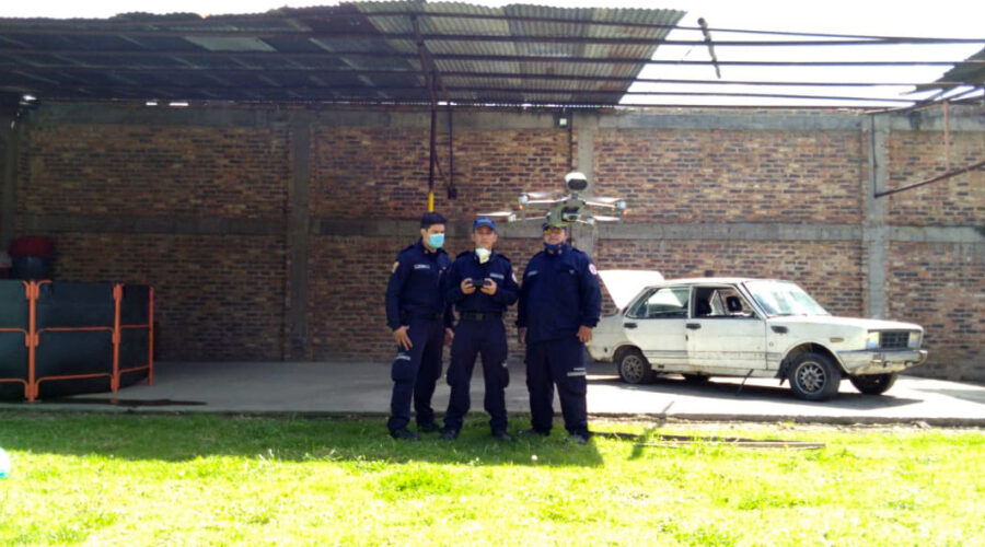 Grupo ACRE muestra el dron Mavic 2 a los bomberos de Zipaquirá