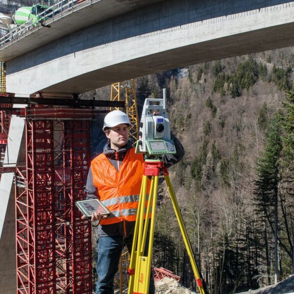 Estaciones totales y GPS RTK terrestres